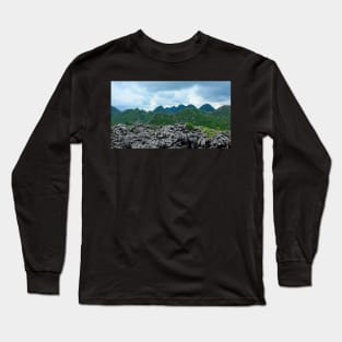 Vietnam - Route de Ha Giang à Dong Van. Plateau karstique Long Sleeve T-Shirt